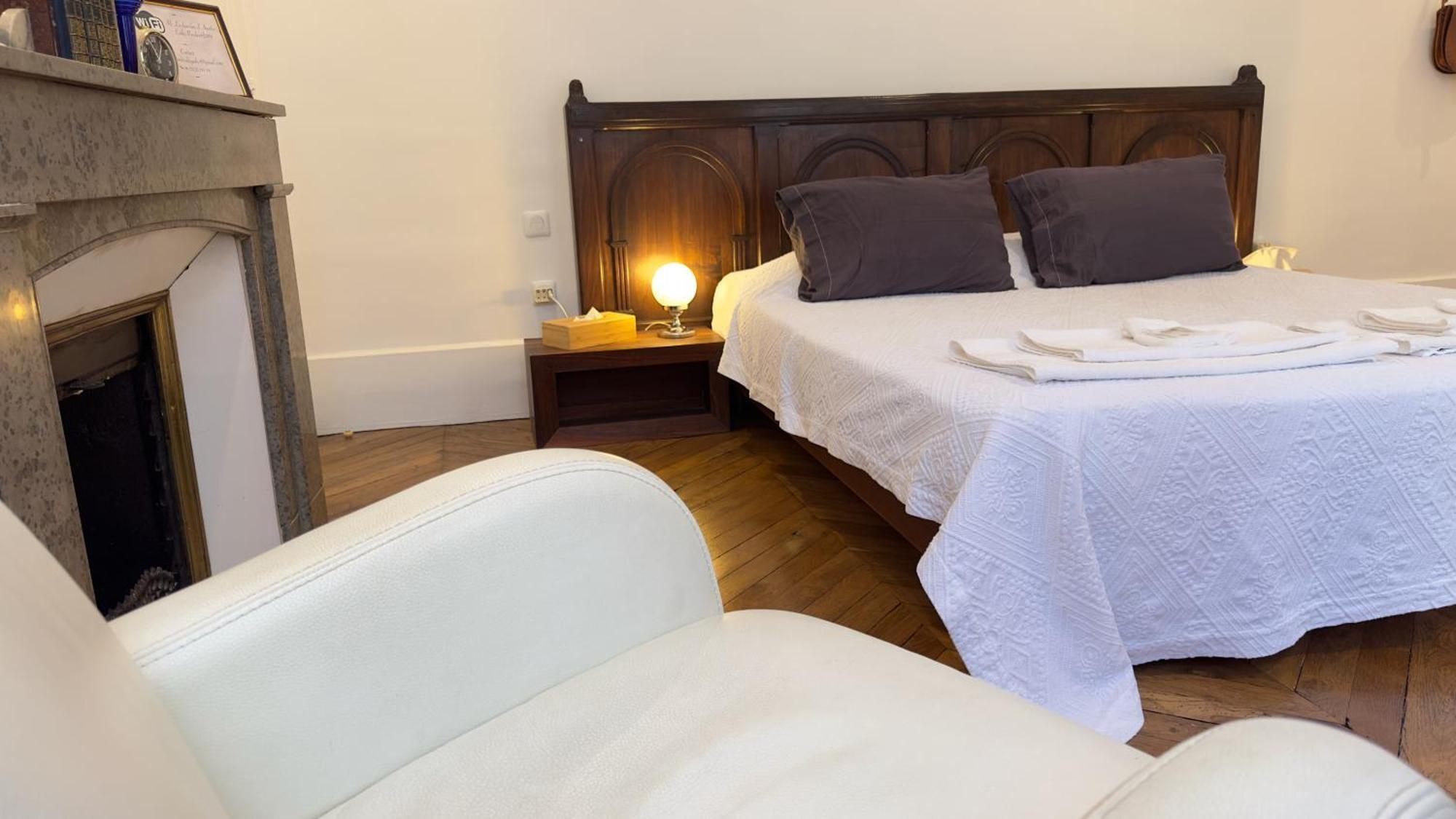 Chambre De Charme Au Coeur Du Vieux Valence - Confort & Calme Eksteriør bilde