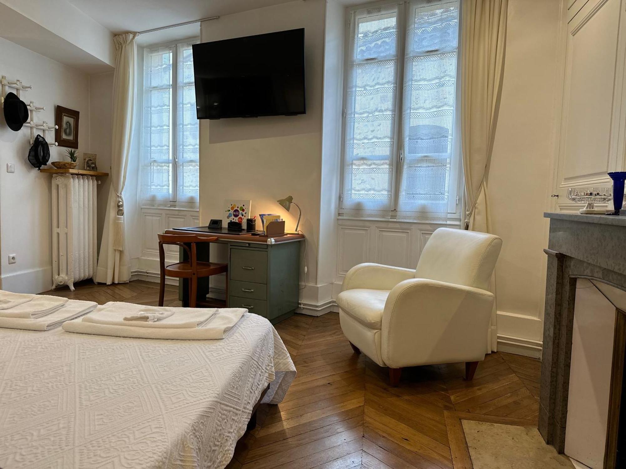 Chambre De Charme Au Coeur Du Vieux Valence - Confort & Calme Eksteriør bilde