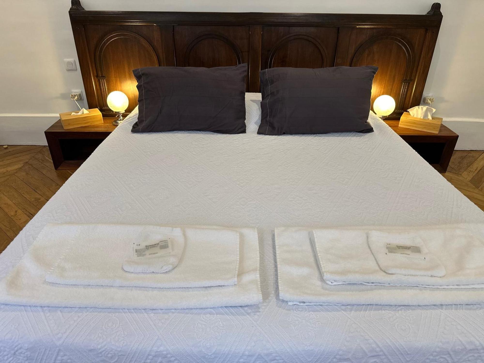 Chambre De Charme Au Coeur Du Vieux Valence - Confort & Calme Eksteriør bilde